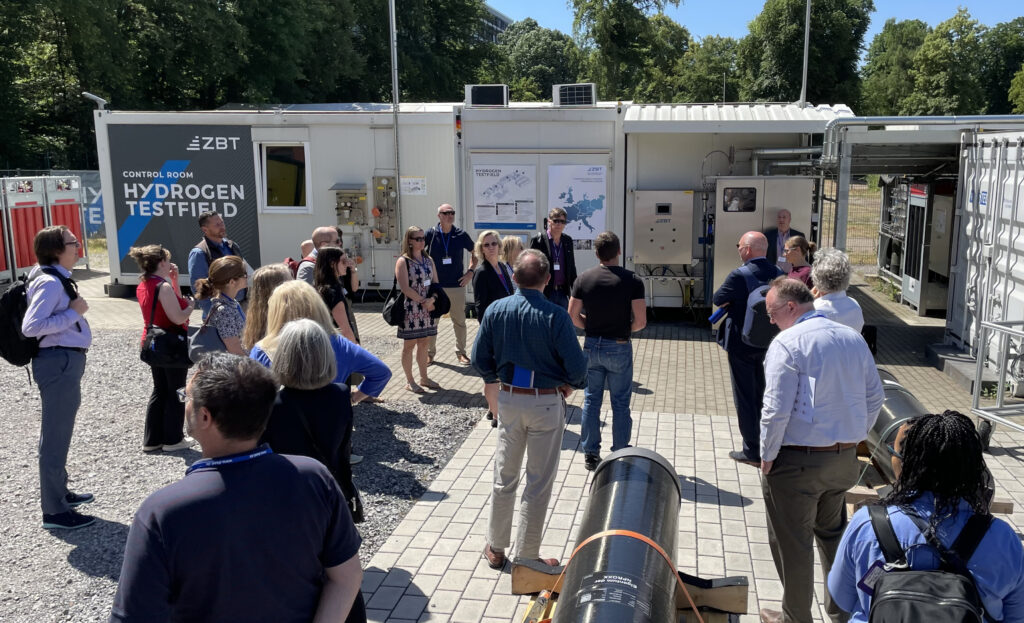 Auf dem Wasserstoff-Testfeld können alle Komponenten einer Wasserstofftankstelle getestet werden.

