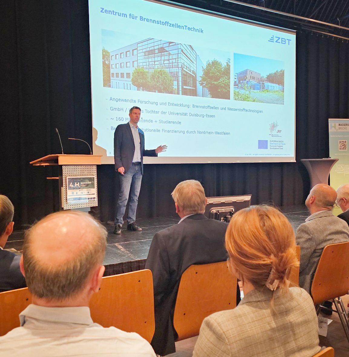 Vortrag anhand einer Präsentation des ZBT auf der Veranstaltung: Wasserstoff-Summit 2024.
