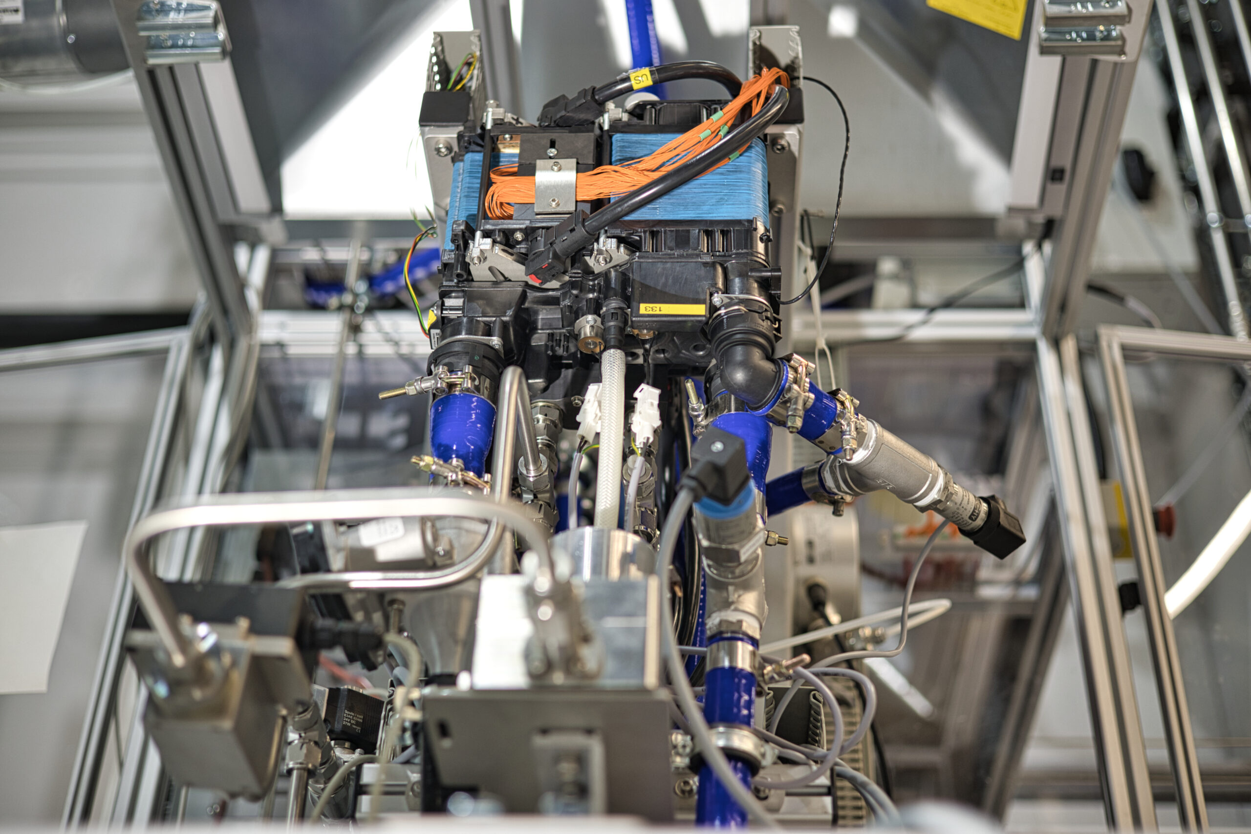 Blick in Brennstoffzellenteststand für 30 kW-Stack