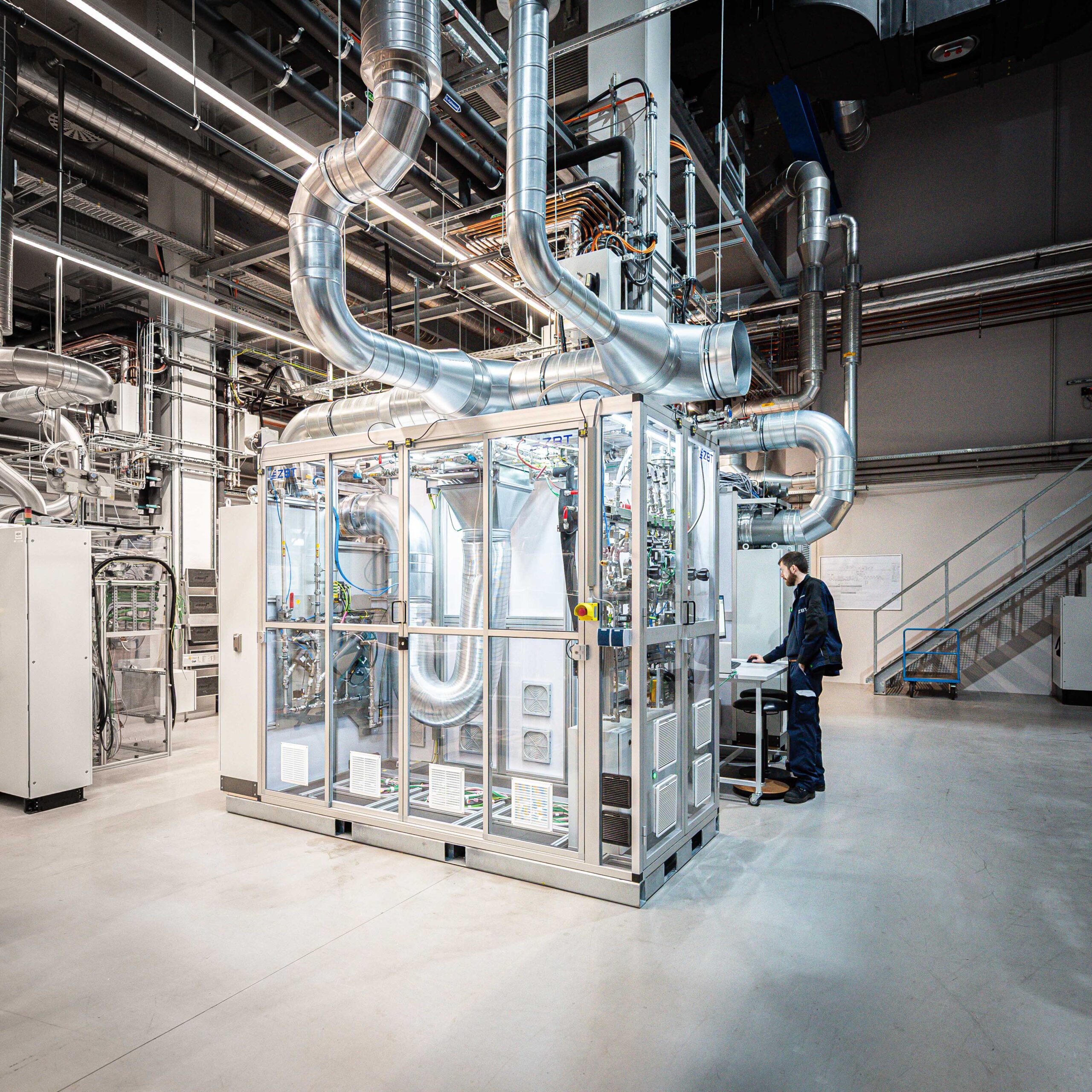 ZBT Labor Ammoniak Cracker Anlage Camp Fire Projekt